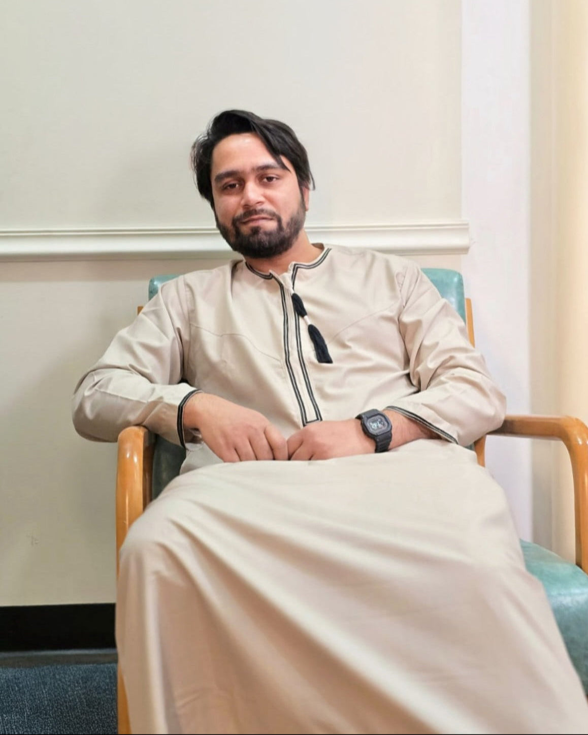 Classic Omani Style Thobe – Beige with Black Tassel