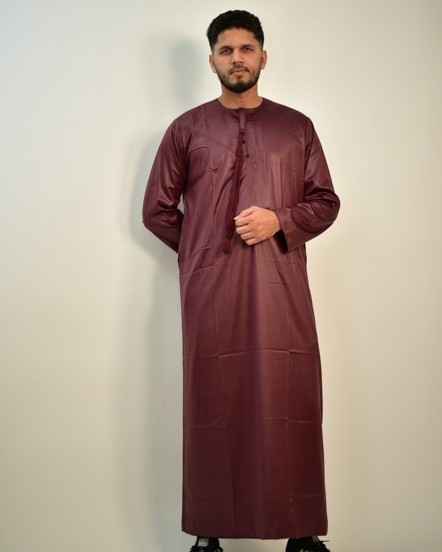 Emaar Thobe – Maroon with Tassel