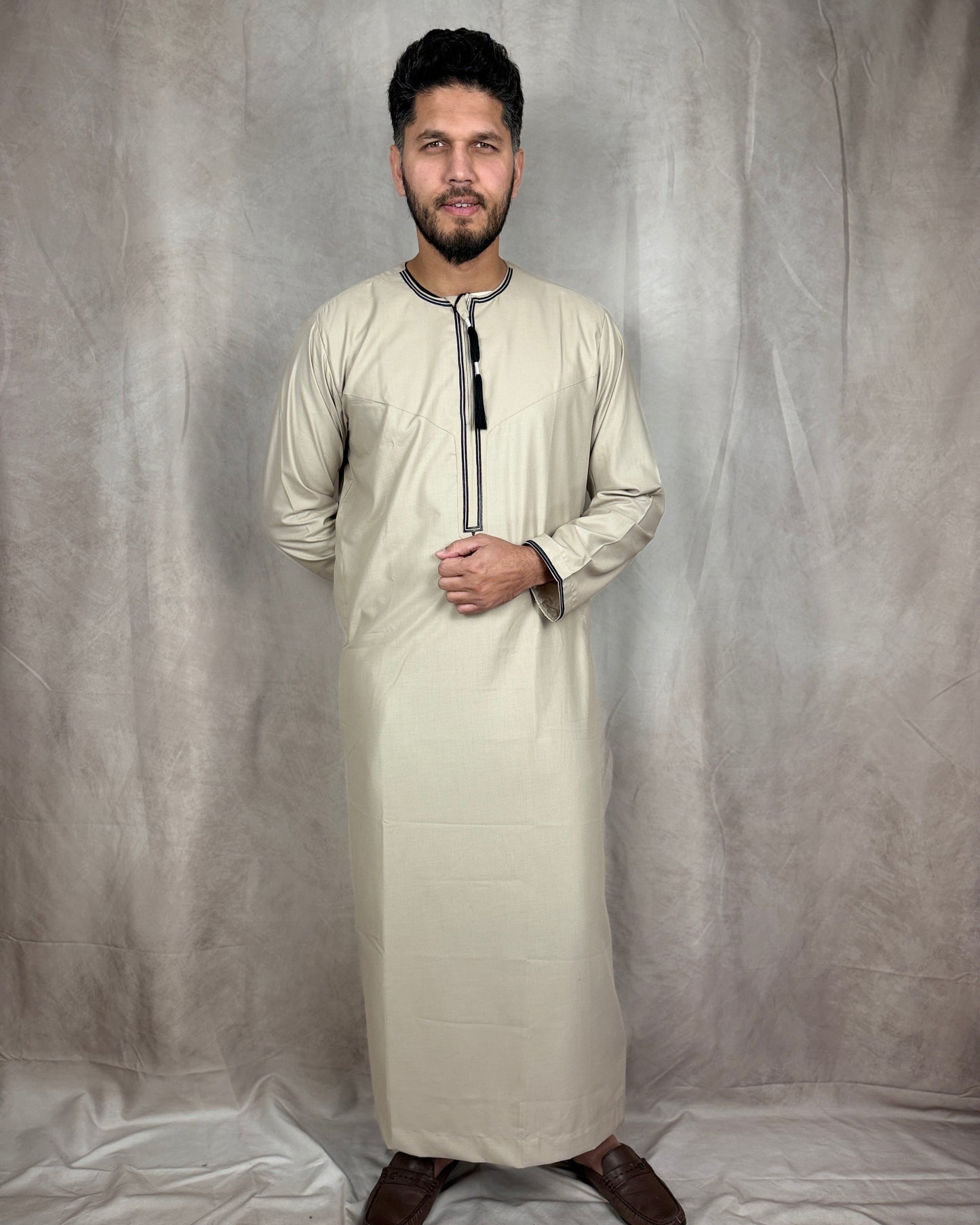Classic Omani Style Thobe – Beige with Black Tassel